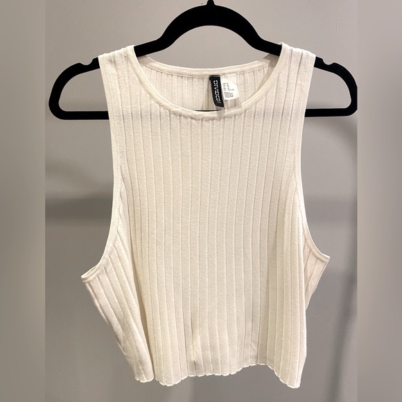 H&M Tops - H&M Divided Sweater Crop Tank, Size XL